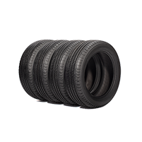 Neumáticos de vehículos en fila