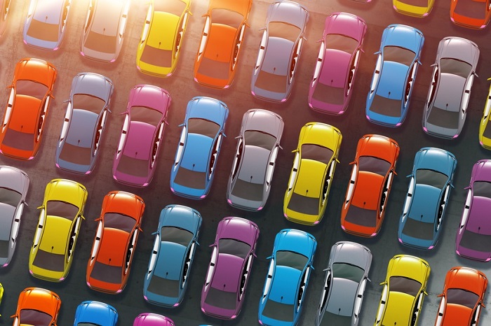 Filas de coches de segunda mano en Van Nuys, California