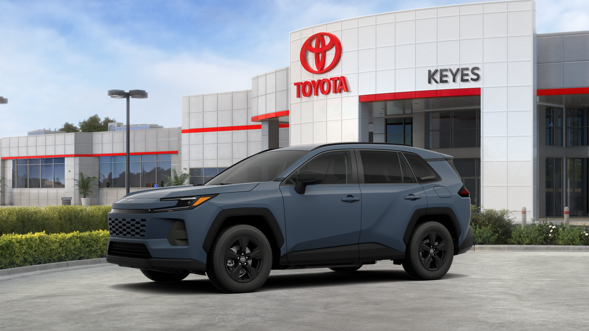 Toyota RAV4 LE 2026