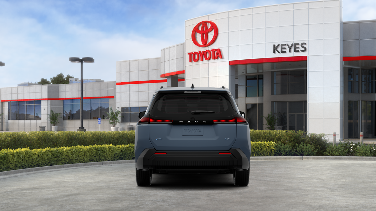 Toyota RAV4 LE 2026