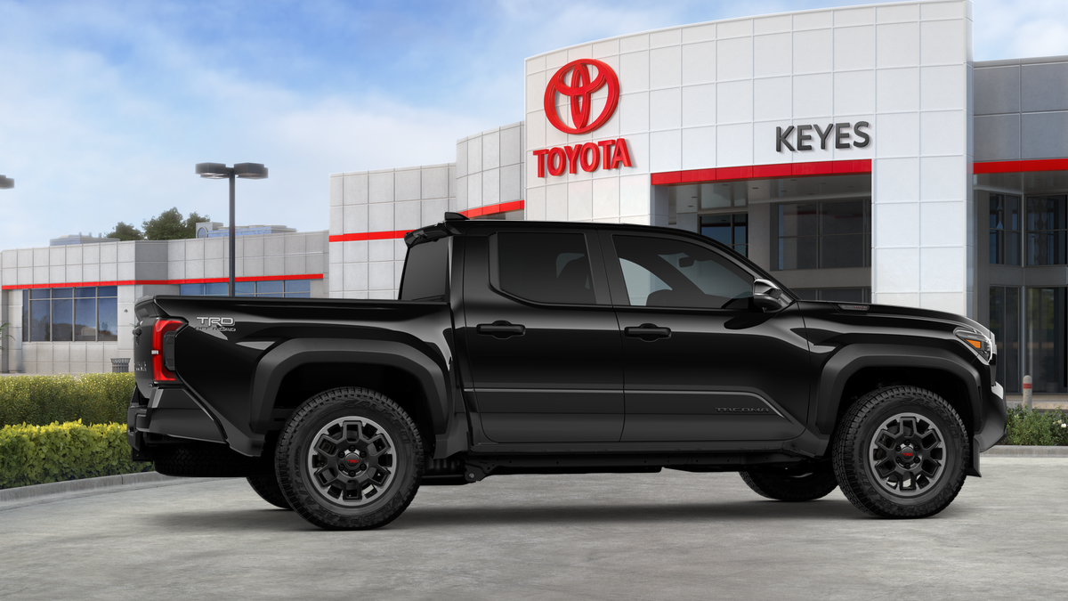 Toyota Tacoma TRD Off-Road i-FORCE MAX 2026