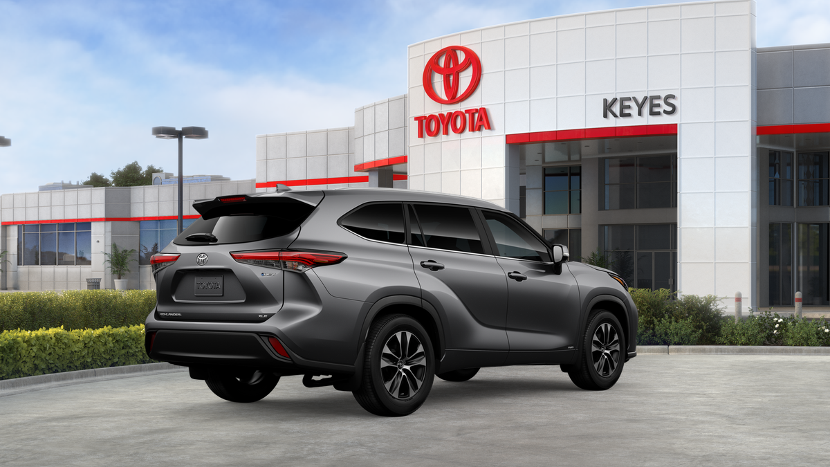 Toyota Highlander Hybrid XLE 2026
