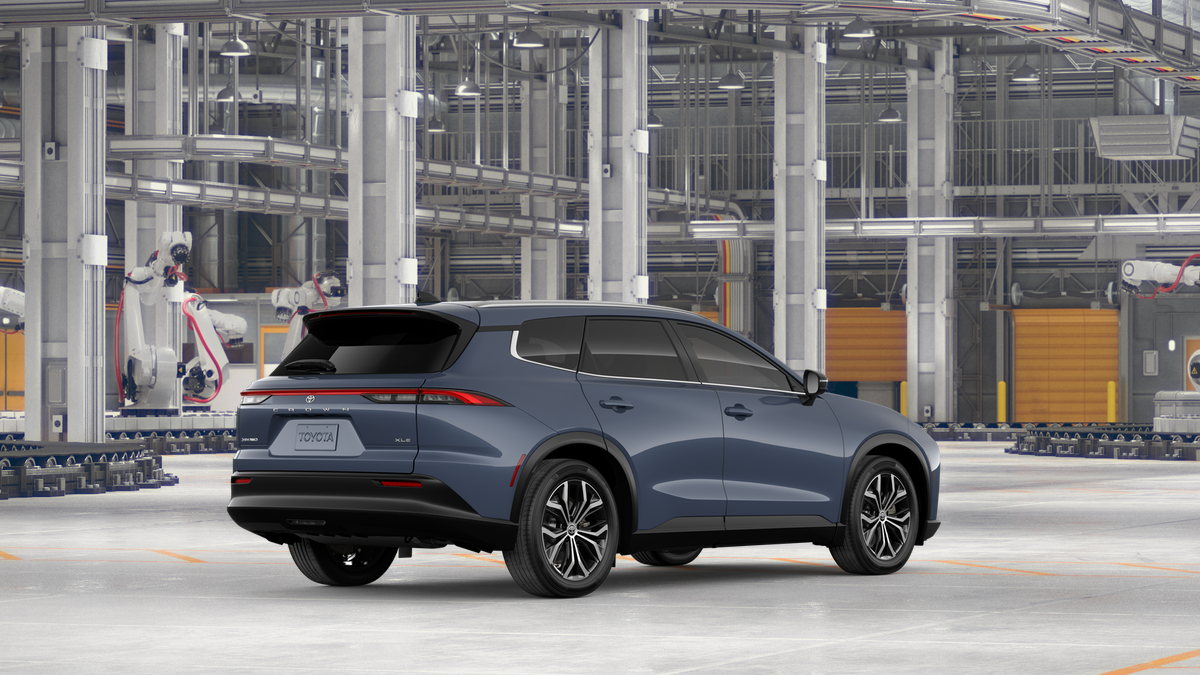 Toyota Crown Signia XLE 2026