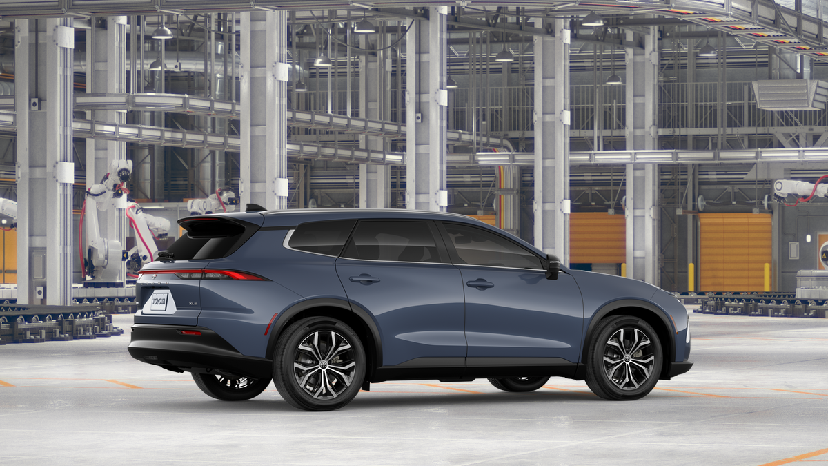 Toyota Crown Signia XLE 2026