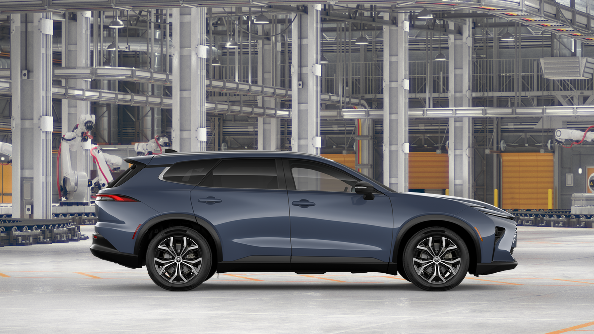 Toyota Crown Signia XLE 2026