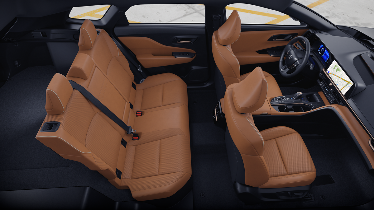 Toyota Crown Signia XLE 2026