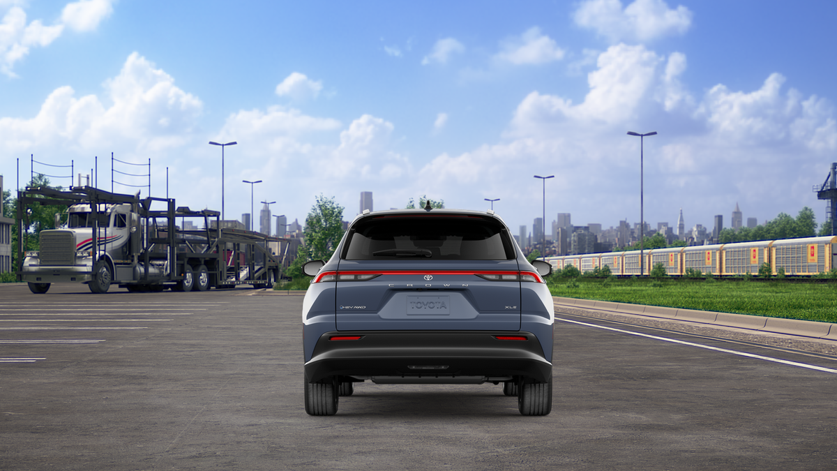 Toyota Crown Signia XLE 2026