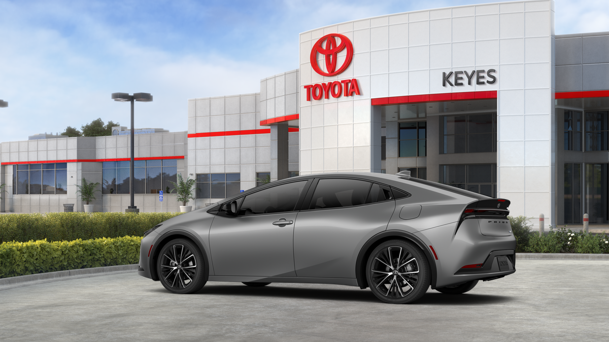 Toyota Prius XLE 2027