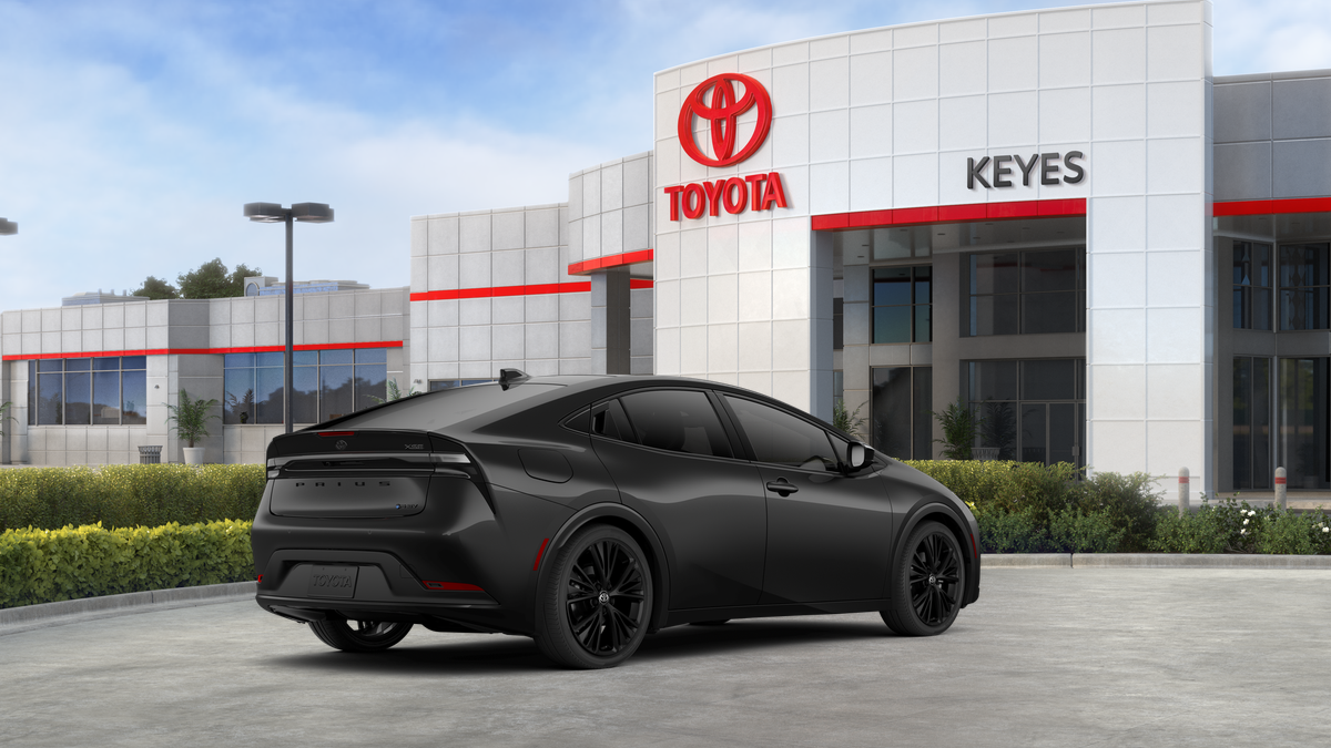 Toyota Prius Plug-In Hybrid Nightshade Edition 2026