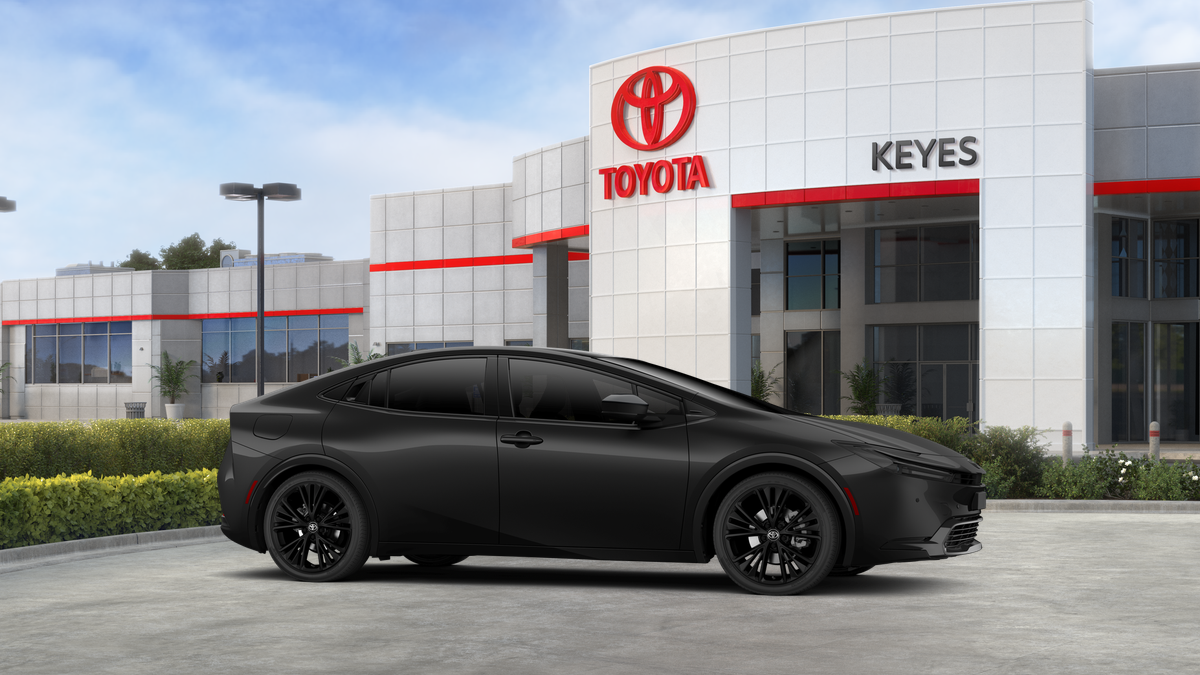 Toyota Prius Plug-In Hybrid Nightshade Edition 2026