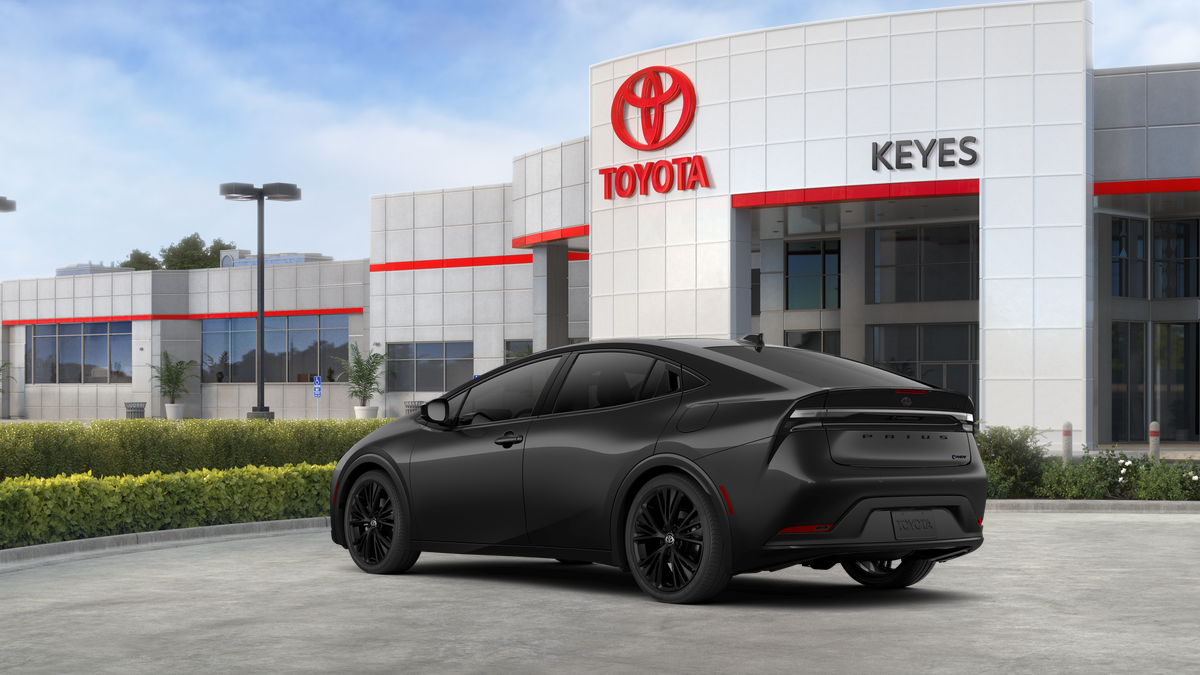 Toyota Prius Plug-In Hybrid Nightshade Edition 2026