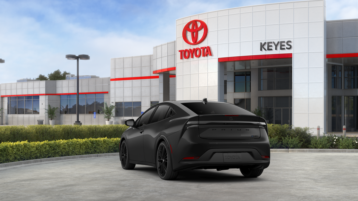 Toyota Prius Plug-In Hybrid Nightshade Edition 2026