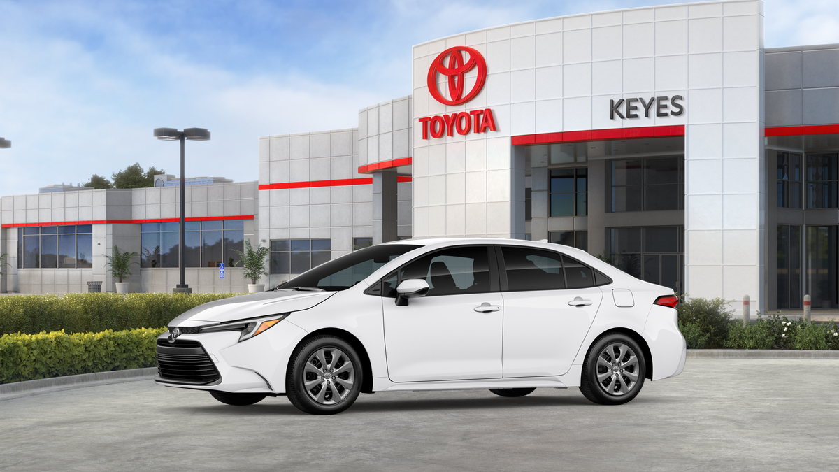 Toyota Corolla Hybrid LE 2027