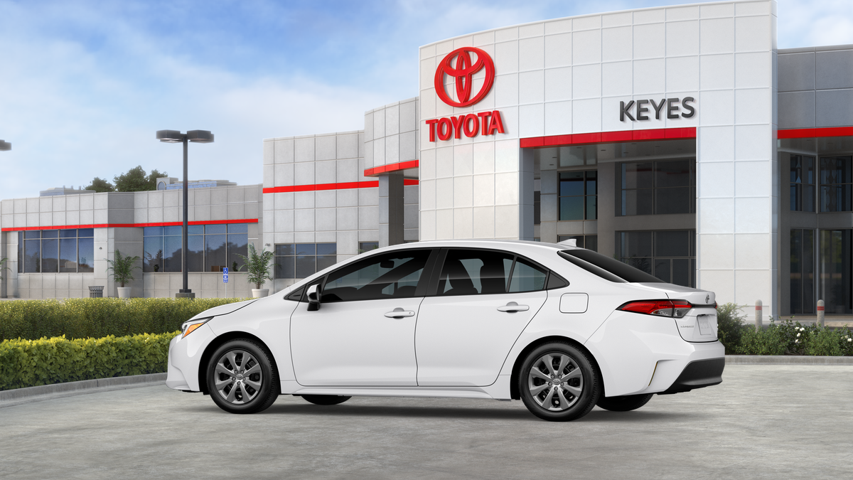 Toyota Corolla Hybrid LE 2027