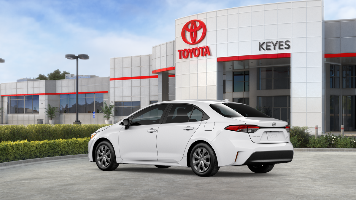 Toyota Corolla Hybrid LE 2027