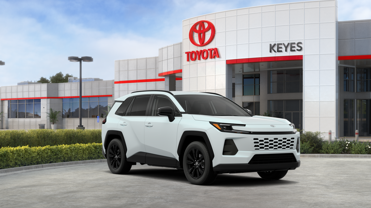 Toyota RAV4 XLE Premium 2026