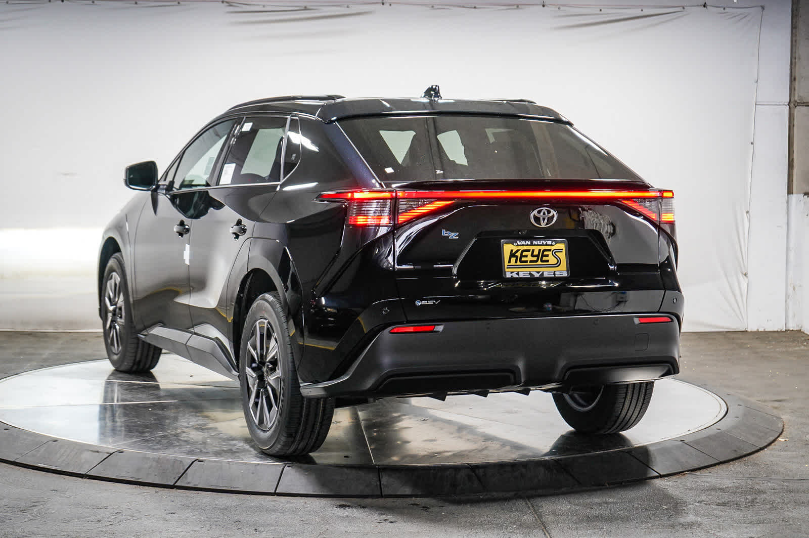 2026 Toyota bZ XLE Plus