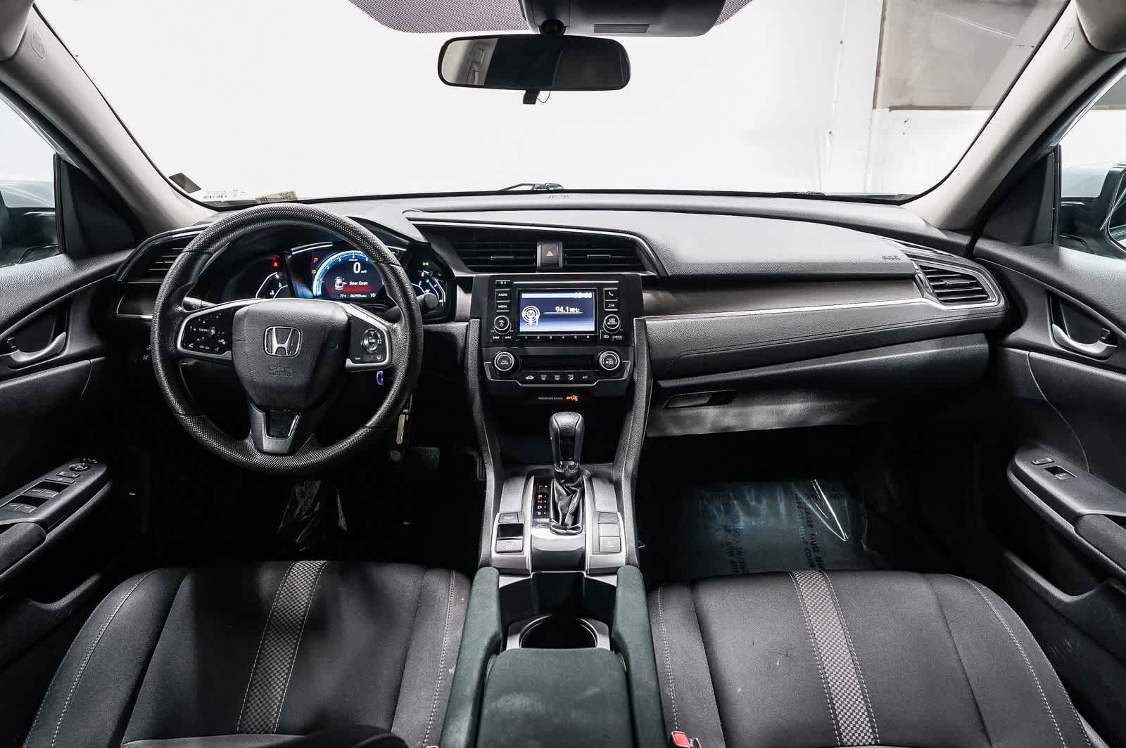 Honda Civic Sedán LX 2020