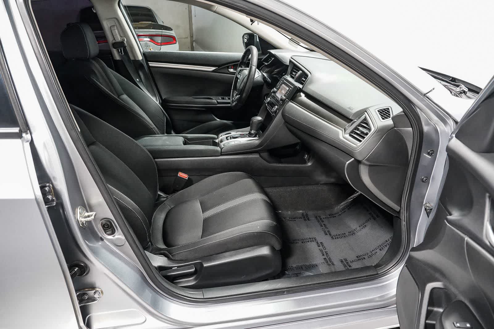Honda Civic Sedán LX 2020