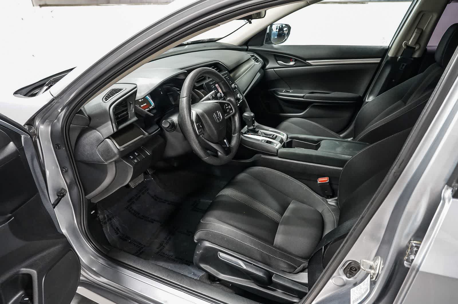 Honda Civic Sedán LX 2020