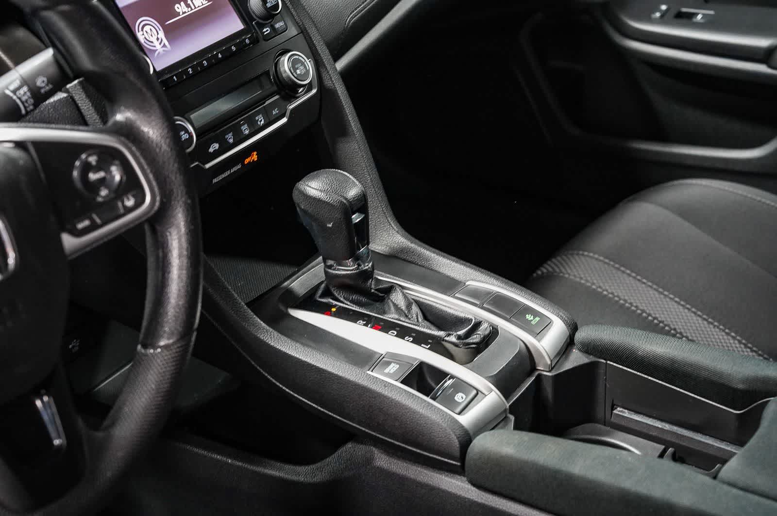 Honda Civic Sedán LX 2020