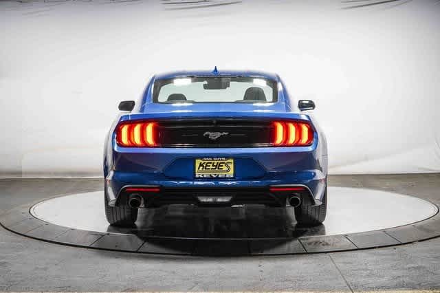 Ford Mustang EcoBoost 2022