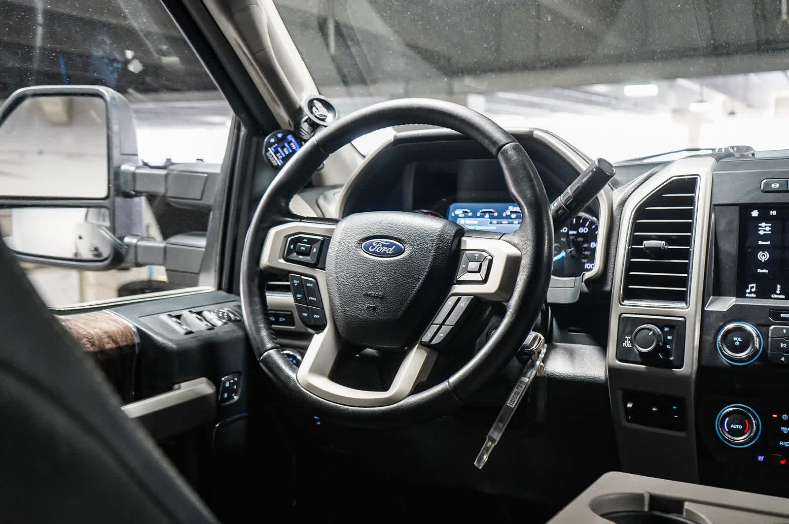 Ford Super Duty F-250 SRW LARIAT 2019