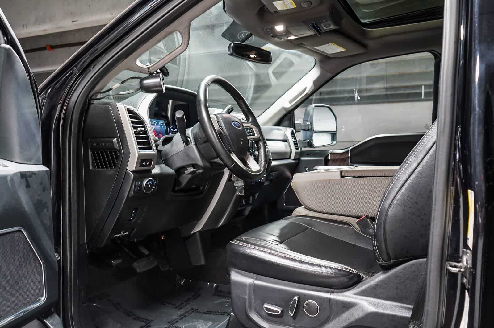 Ford Super Duty F-250 SRW LARIAT 2019