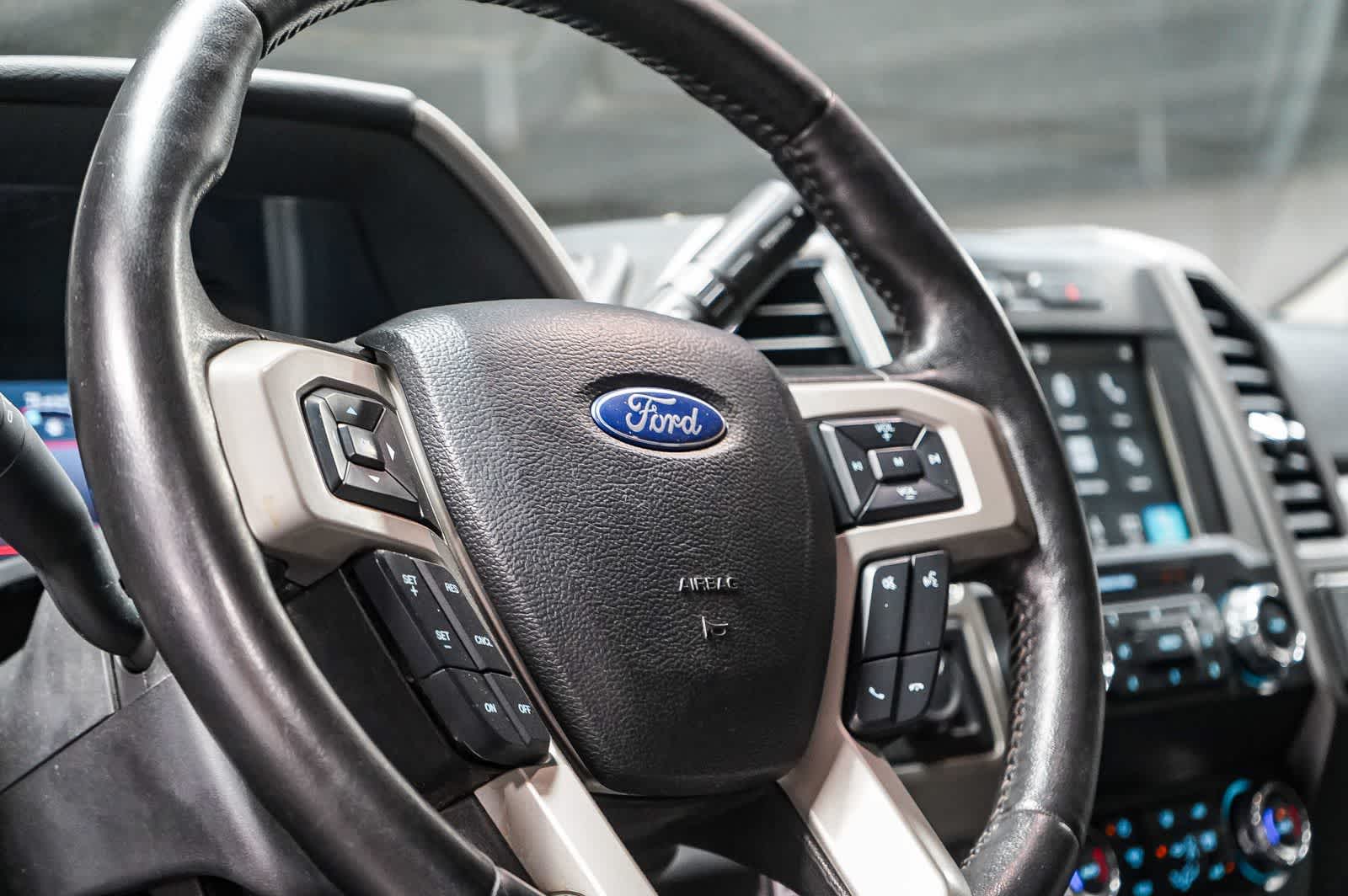 Ford Super Duty F-250 SRW LARIAT 2019