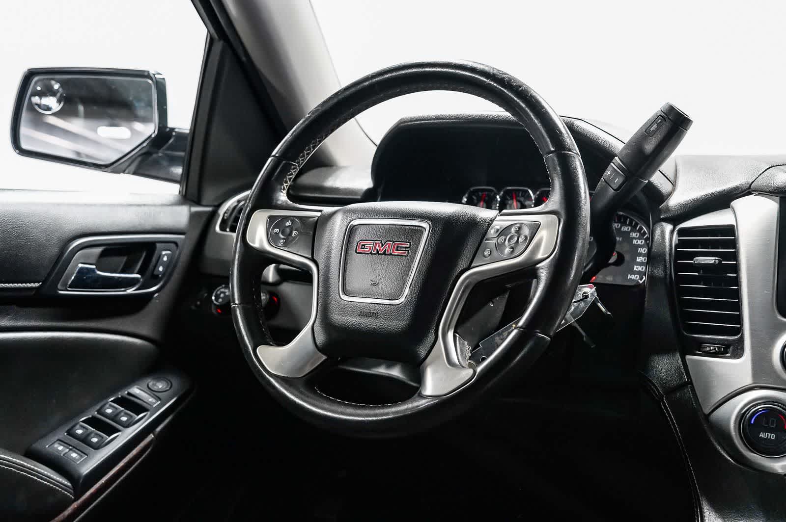 GMC Yukon SLE 2015