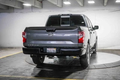 Nissan Titan S 2021
