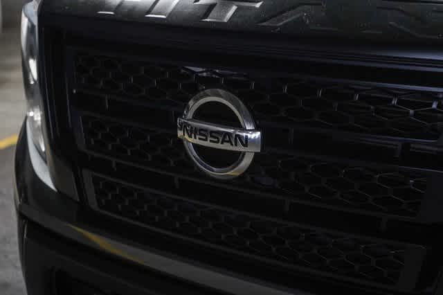Nissan Titan S 2021