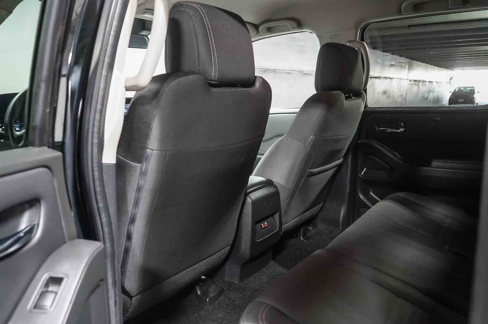 Nissan Frontier SV 2024