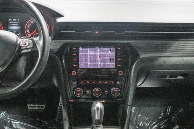 Volkswagen Passat 2.0T R-Line 2022