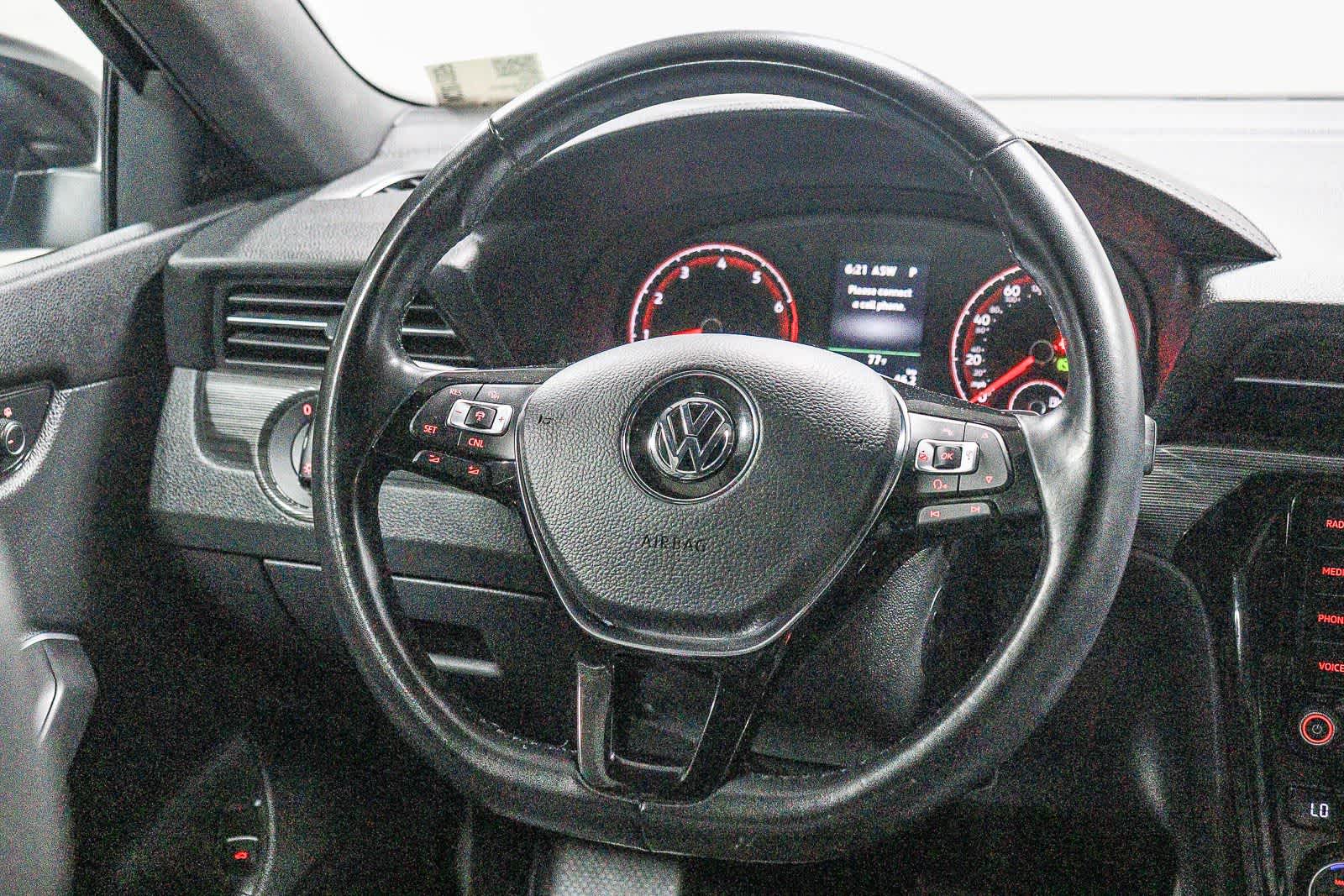 Volkswagen Passat 2.0T R-Line 2022