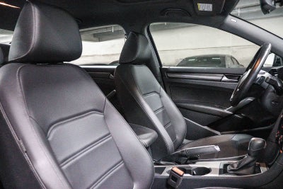 Volkswagen Passat 2.0T R-Line 2022