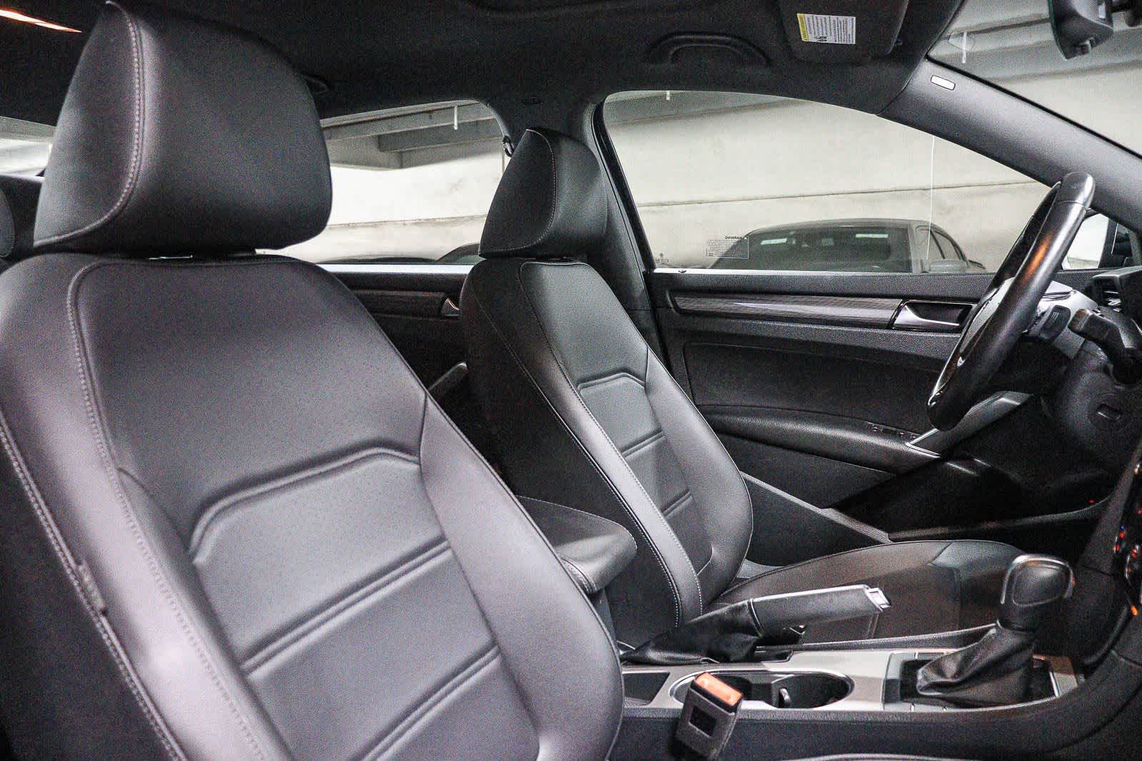 Volkswagen Passat 2.0T R-Line 2022