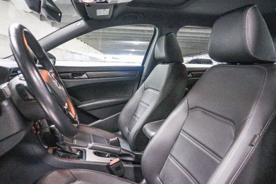 Volkswagen Passat 2.0T R-Line 2022