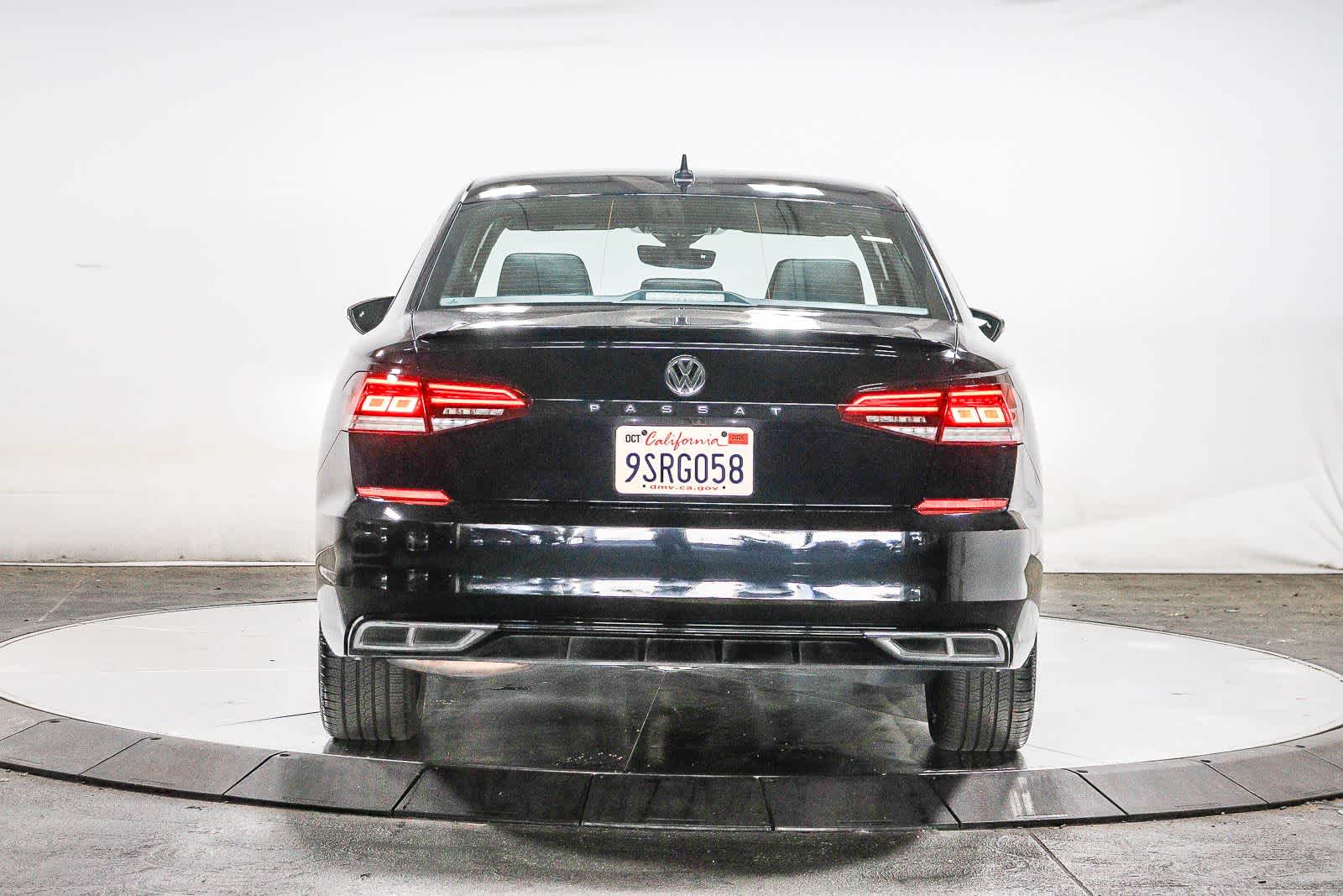 Volkswagen Passat 2.0T R-Line 2022