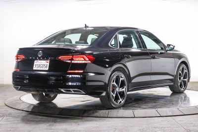 Volkswagen Passat 2.0T R-Line 2022