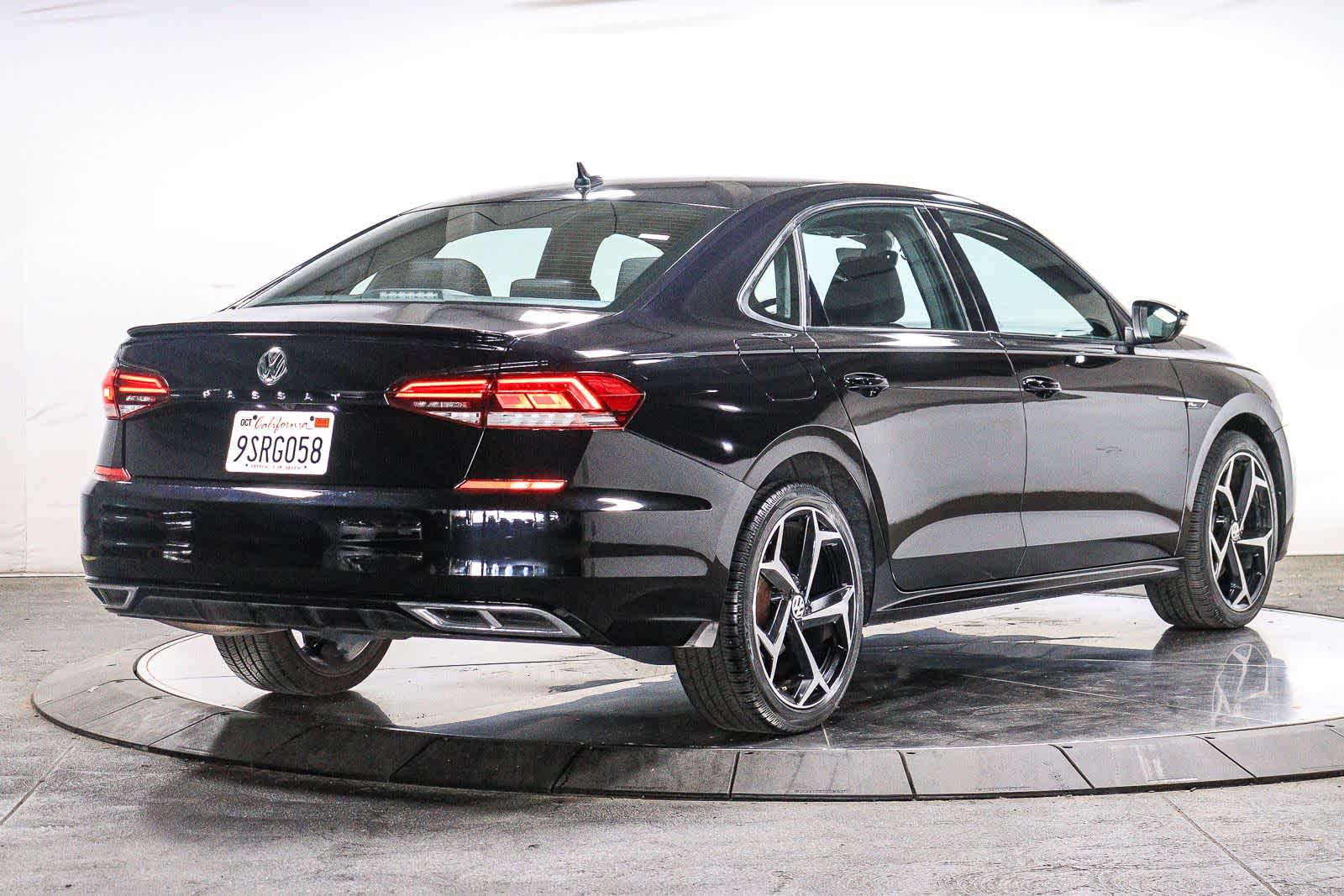 Volkswagen Passat 2.0T R-Line 2022