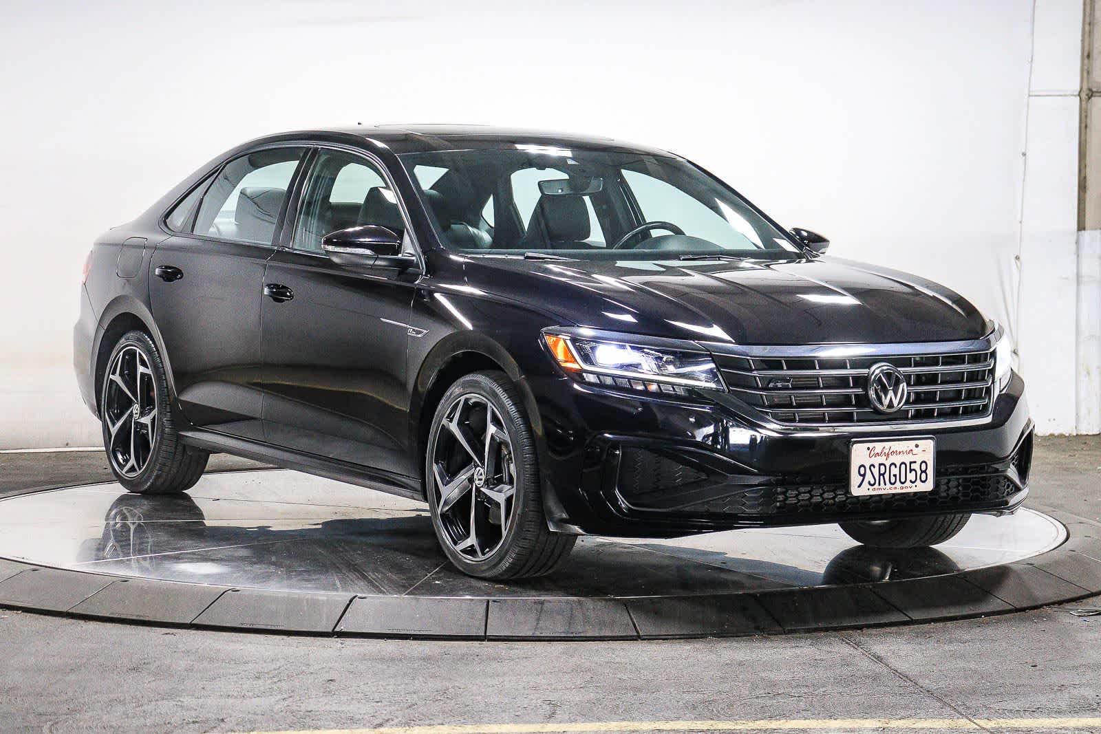 Volkswagen Passat 2.0T R-Line 2022