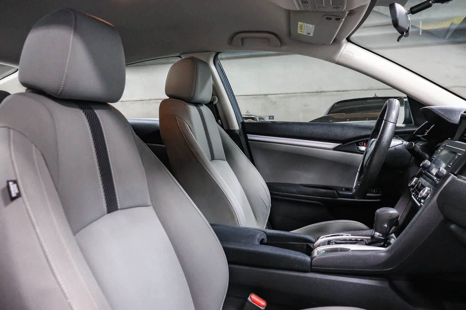 Honda Civic Sedán LX 2017