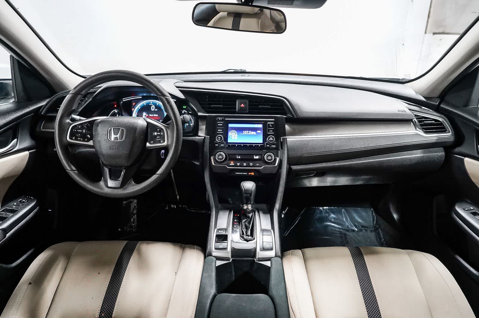 Honda Civic Sedán LX 2020