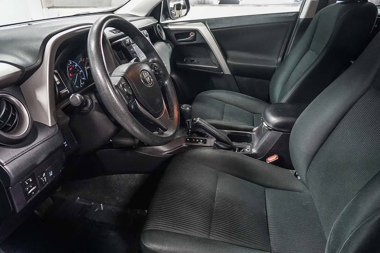 Toyota RAV4 LE 2018