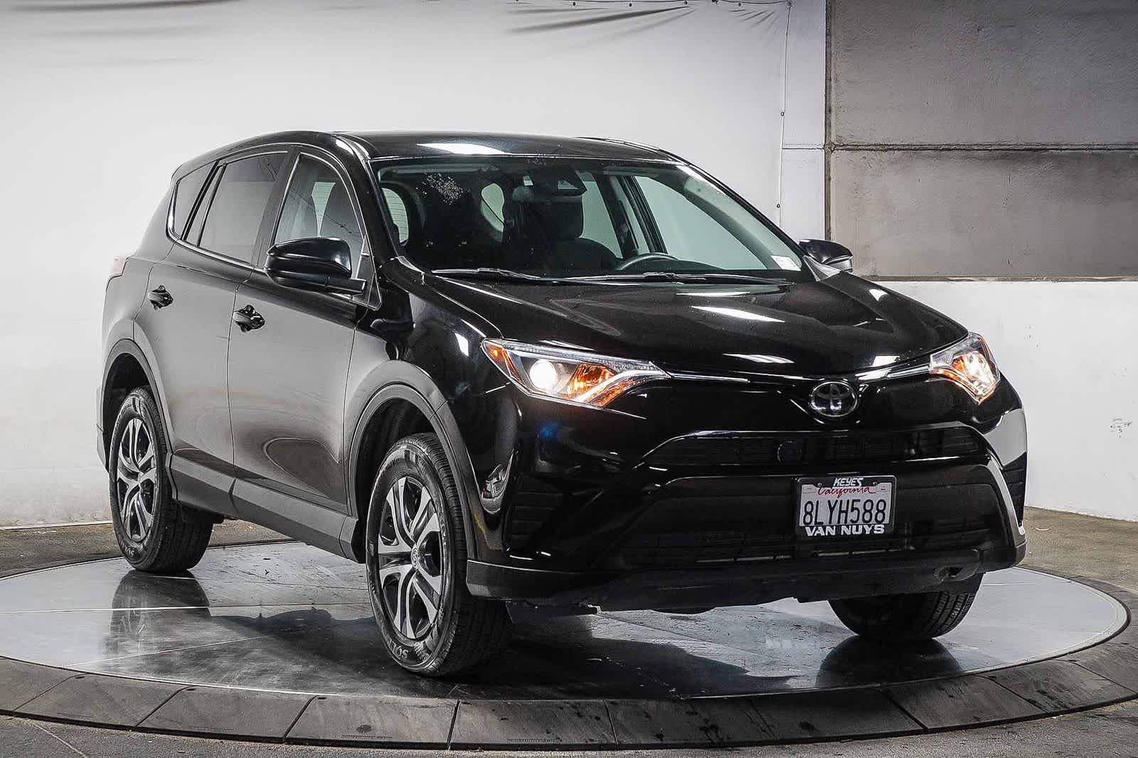 Toyota RAV4 LE 2018