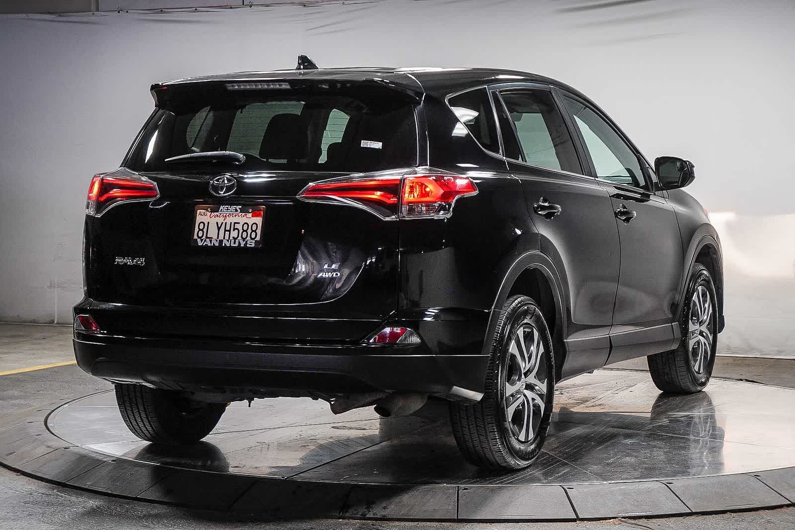 Toyota RAV4 LE 2018