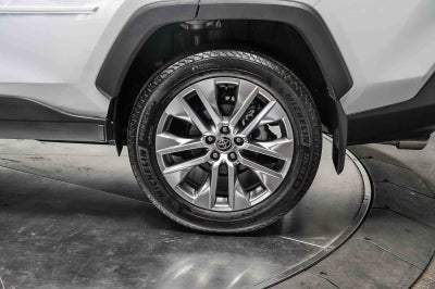 Toyota RAV4 XLE Premium 2024