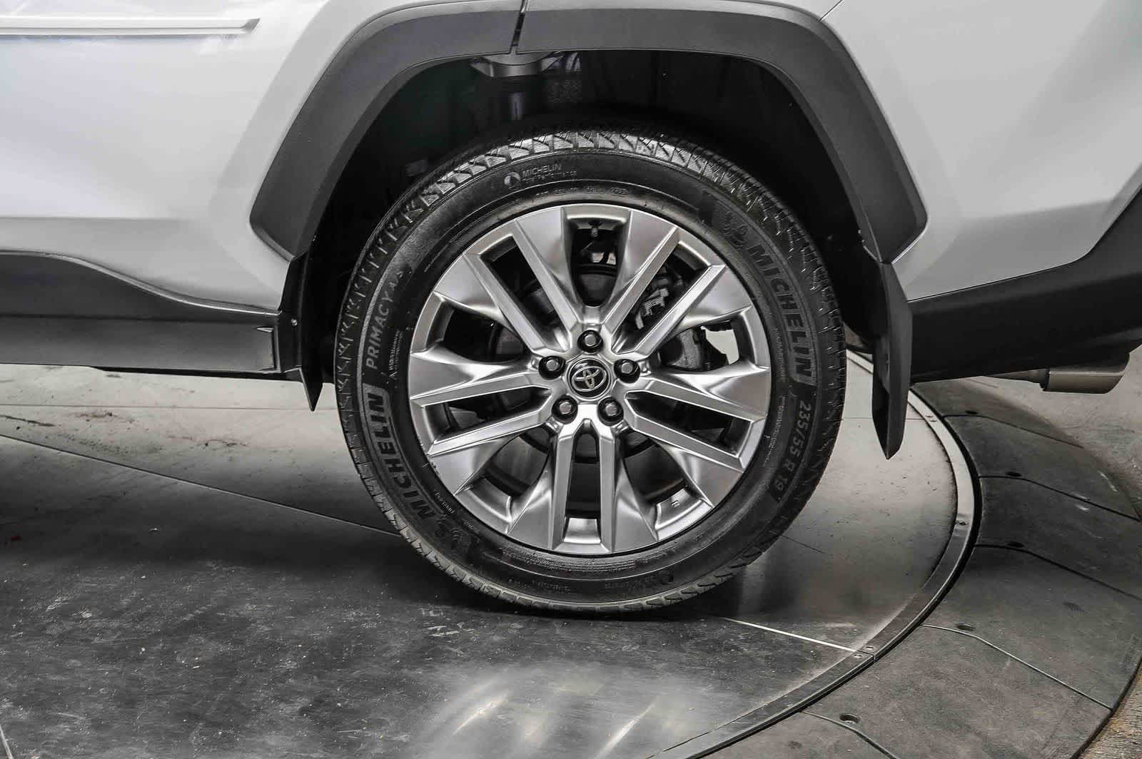 Toyota RAV4 XLE Premium 2024