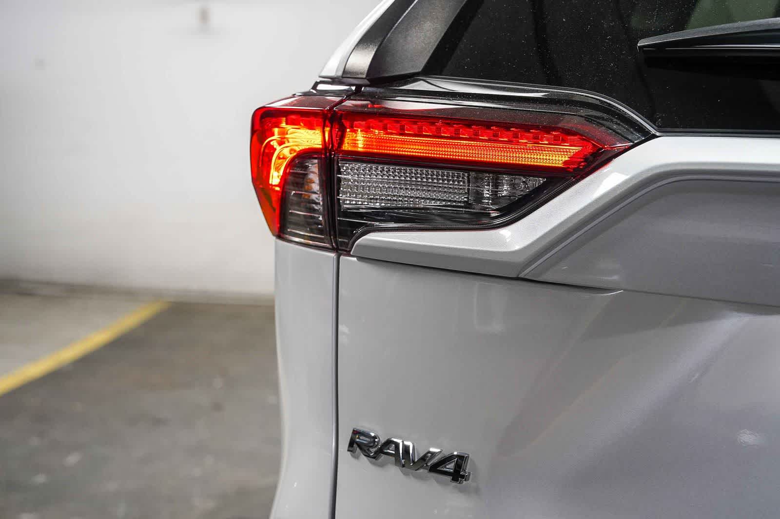 Toyota RAV4 XLE Premium 2024